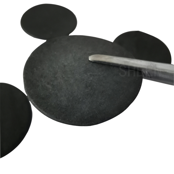 碳纖(xian)維導熱墊(nian)片