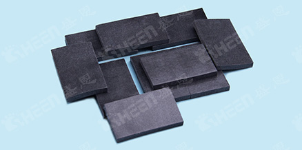 碳(tàn)纖維導熱(re)墊片.jpg